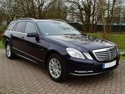 Blau Gebraucht 2010 Mercedes E250 Elegance Kombi | 10.500 € (Fairer Preis)