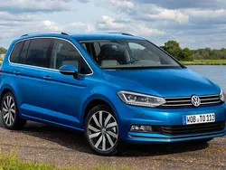 Blau Gebraucht 2018 VW Touran Highline Van / Kleinbus | 19.300 € (Guter Preis)