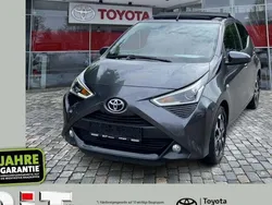 Marlingrau metallic Gebraucht 2021 Toyota Aygo X-play Kleinwagen | 11.990 € (Fairer Preis)
