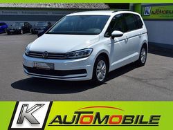Weiss Gebraucht 2023 VW Touran Comfortline Van / Kleinbus | 28.890 € (Fairer Preis)