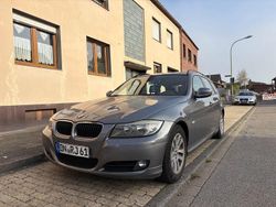 Grau Gebraucht 2010 BMW 318 Kombi | 3.500 € (Fairer Preis)