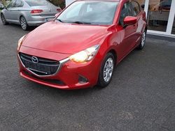 Rot Gebraucht 2015 Mazda 2 Center-Line Limousine | 6.700 € (Fairer Preis)