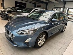 Blau Gebraucht 2022 Ford Focus Limousine | 17.900 € (Guter Preis)