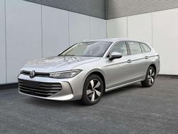 Silber Neu 2025 VW Passat Business Kombi | 41.680 € (Superpreis)
