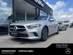 Iridiumsilber Gebraucht 2022 Mercedes A180 Business Limousine | 24.790 € (Fairer Preis)