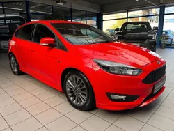 Racerot Gebraucht 2018 Ford Focus ST-Line Limousine | 12.950 € (Fairer Preis)