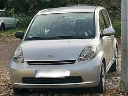 Silber Gebraucht 2007 Daihatsu Sirion Kleinwagen | 1.500 € (Fairer Preis)
