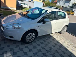 Weiß Gebraucht 2009 Fiat Punto Kleinwagen | 2.490 €