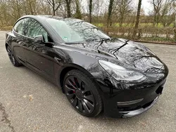 Schwarz Gebraucht 2022 Tesla Model 3 Limousine | 36.500 € (Etwas zu teuer)