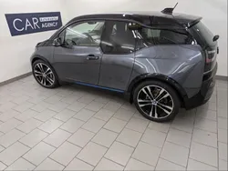 Grau Gebraucht 2022 BMW i3 Kleinwagen | 21.990 € (Fairer Preis)
