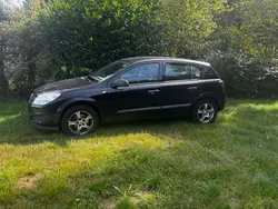 Schwarz Gebraucht 2009 Opel Astra Limousine | 3.500 € (Fairer Preis)