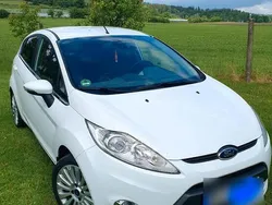 Weiß Gebraucht 2010 Ford Fiesta Kleinwagen | 3.850 € (Fairer Preis)