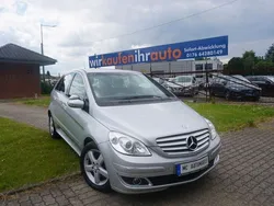 Grau Gebraucht 2007 Mercedes B200 Van / Kleinbus | 1.999 € (Teuer)