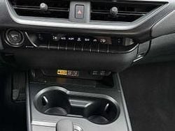 Silber Neu 2025 Lexus UX 300h Sport Design Packet SUV | 40.613 € (Fairer Preis)