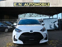 Weiß Gebraucht 2022 Toyota Yaris Hybrid Business Edition Limousine | 19.100 € (Fairer Preis)
