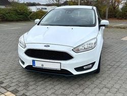 Weiß Gebraucht 2017 Ford Focus Business Edition Limousine | 7.980 € (Fairer Preis)