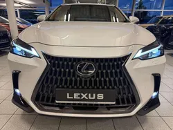 Titaniumweiss mica Neu 2025 Lexus NX350h SUV | 55.895 € (Etwas zu teuer)