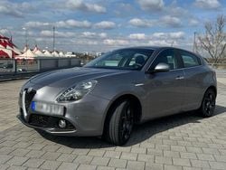 Grau Gebraucht 2018 Alfa Romeo Giulietta Super Kleinwagen | 13.000 € (Fairer Preis)