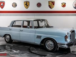 Blau Gebraucht 1962 Mercedes 220 Limousine | 35.900 €
