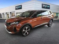 Braun Gebraucht 2023 Peugeot 5008 Allure Van / Kleinbus | 26.490 € (Guter Preis)
