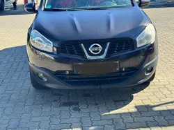 Schwarz Gebraucht 2011 Nissan Qashqai +2 SUV | 8.299 € (Fairer Preis)