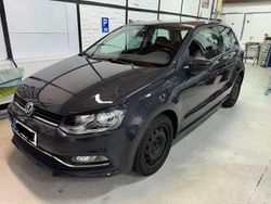 Grau Gebraucht 2016 VW Polo Highline Limousine | 9.890 € (Fairer Preis)