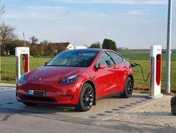 Rot Gebraucht 2022 Tesla Model Y SUV | 31.500 € (Fairer Preis)