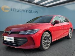 Rot Gebraucht 2025 VW Passat Kombi | 38.649 € (Guter Preis)