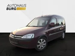 Rot Gebraucht 2003 Opel Combo Van / Kleinbus | 2.499 € (Fairer Preis)