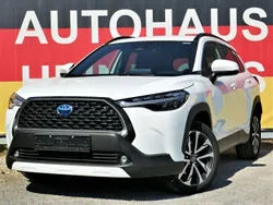 Weiß Gebraucht 2023 Toyota Corolla Cross Team SUV | 33.550 € (Fairer Preis)