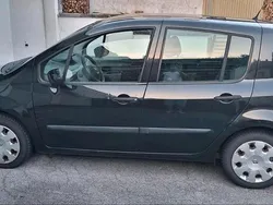 Schwarz Gebraucht 2018 Renault Modus Van / Kleinbus | 1.900 €