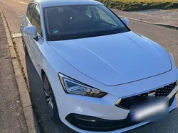 Weiß Gebraucht 2021 Seat Leon XCELLENCE Limousine | 17.199 € (Guter Preis)