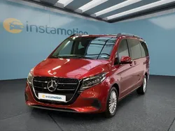 Rot Gebraucht 2024 Mercedes V220 Van / Kleinbus | 61.949 €
