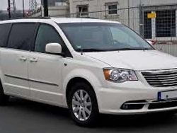 Weiß Gebraucht 2014 Chrysler Town & Country Van / Kleinbus | 10.000 €