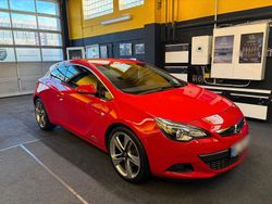 Rot Gebraucht 2012 Opel Astra GTC Edition Limousine | 5.950 € (Fairer Preis)