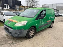 Weiß Gebraucht 2011 Peugeot Partner Comfort Van | 3.300 € (Guter Preis)