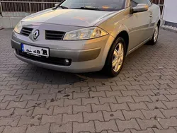 Grau Gebraucht 2004 Renault Mégane Cabriolet Authentique Cabrio | 2.899 € (Fairer Preis)