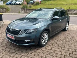 Grau Gebraucht 2017 Skoda Octavia Kombi | 9.999 € (Guter Preis)