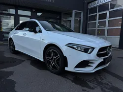 Weiß Gebraucht 2021 Mercedes A250 AMG line Limousine | 25.790 € (Fairer Preis)