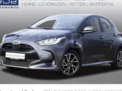 Grau Gebraucht 2023 Toyota Yaris Hybrid Team Limousine | 23.460 € (Etwas zu teuer)