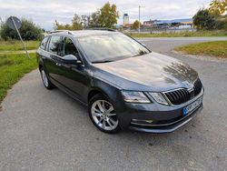Grau Gebraucht 2018 Skoda Octavia Style Kombi | 14.390 € (Fairer Preis)