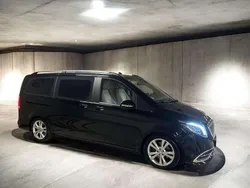 Obsidianschwarz metallic Gebraucht 2015 Mercedes V220 Van / Kleinbus | 150.000 €