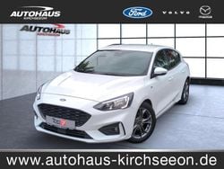 Frostweiß (weiß) Gebraucht 2019 Ford Focus ST-Line Limousine | 15.750 € (Fairer Preis)