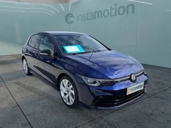 Blau Gebraucht 2024 VW Golf VIII Style Limousine | 29.340 € (Fairer Preis)