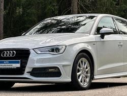 Gletscherweiß metallic (metallic) Gebraucht 2015 Audi A3 Attraction Limousine | 13.990 € (Etwas zu teuer)