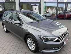 Grau Gebraucht 2015 VW Passat Comfortline Kombi | 11.891 € (Superpreis)