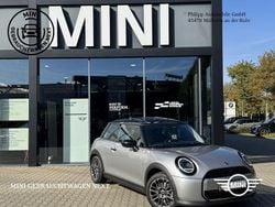 Melting silver iii Gebraucht 2024 Mini Cooper Classic Kleinwagen | 29.880 € (Fairer Preis)