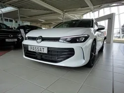 Pure white Gebraucht 2024 VW Passat Style Kombi | 36.950 € (Etwas zu teuer)