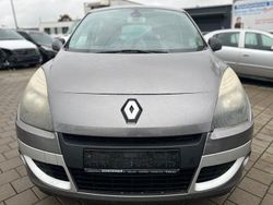 Grau Gebraucht 2011 Renault Scénic III Dynamique Van / Kleinbus | 2.450 € (Superpreis)