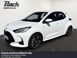 Weiß Gebraucht 2025 Toyota Yaris Hybrid Comfort Limousine | 25.270 € (Etwas zu teuer)